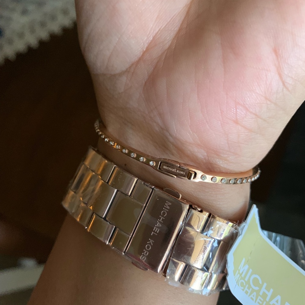 HP🎉 Rosegold Mk Watch - Picture 2 of 5